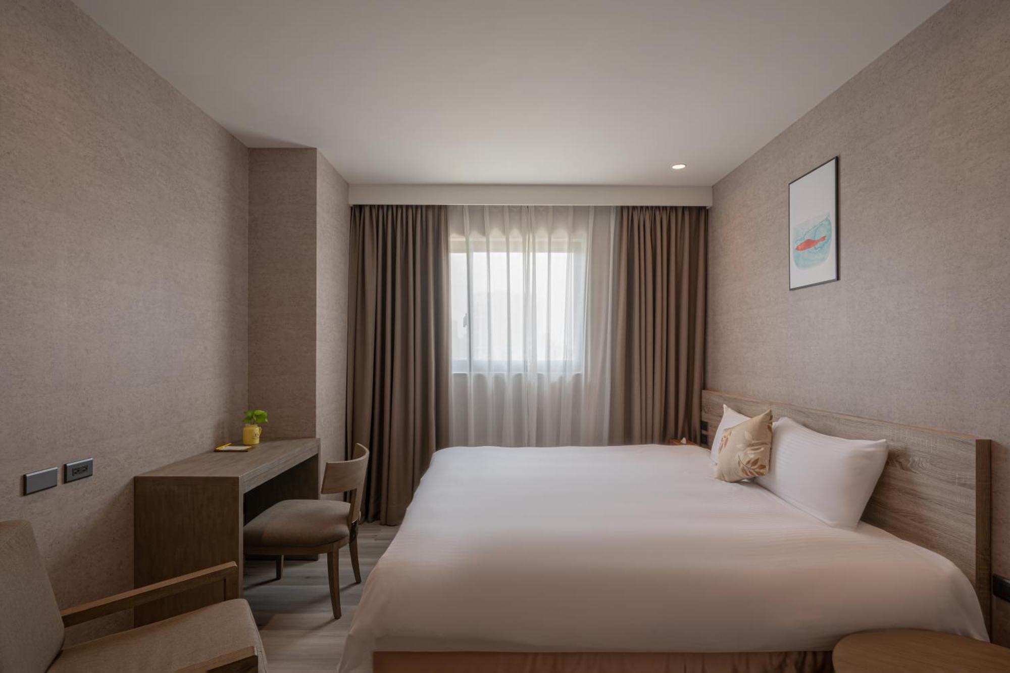 In Joy Hotel Taichung Exterior foto